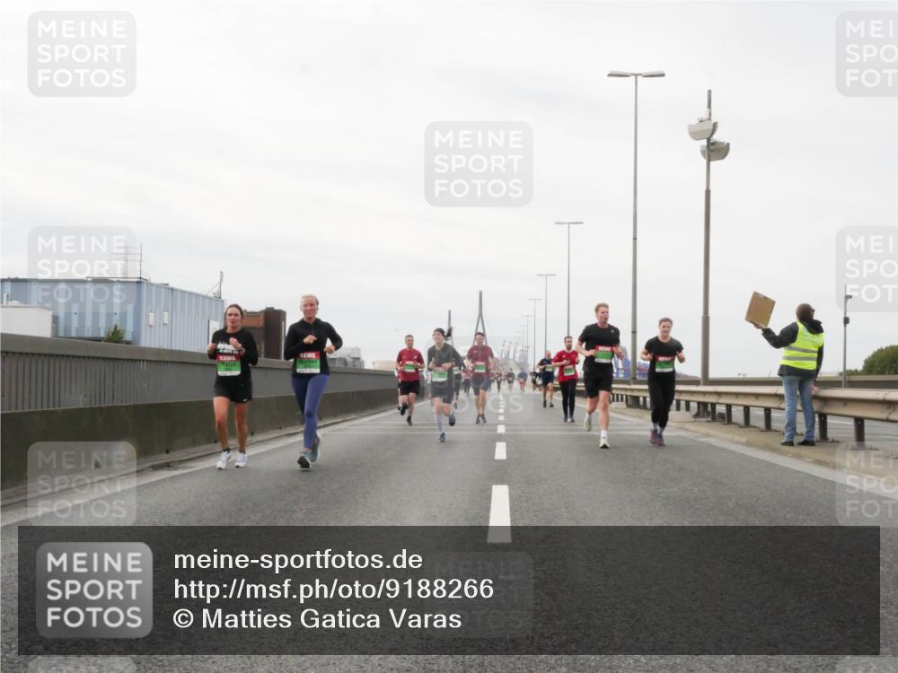 03.10.2025 - Köhlbrandbrückenlauf Matties Gatica Varas http://msf.ph/oto/9188266 03.10.2025 15:53:32 Position 3 3 meine-sportfotos.de