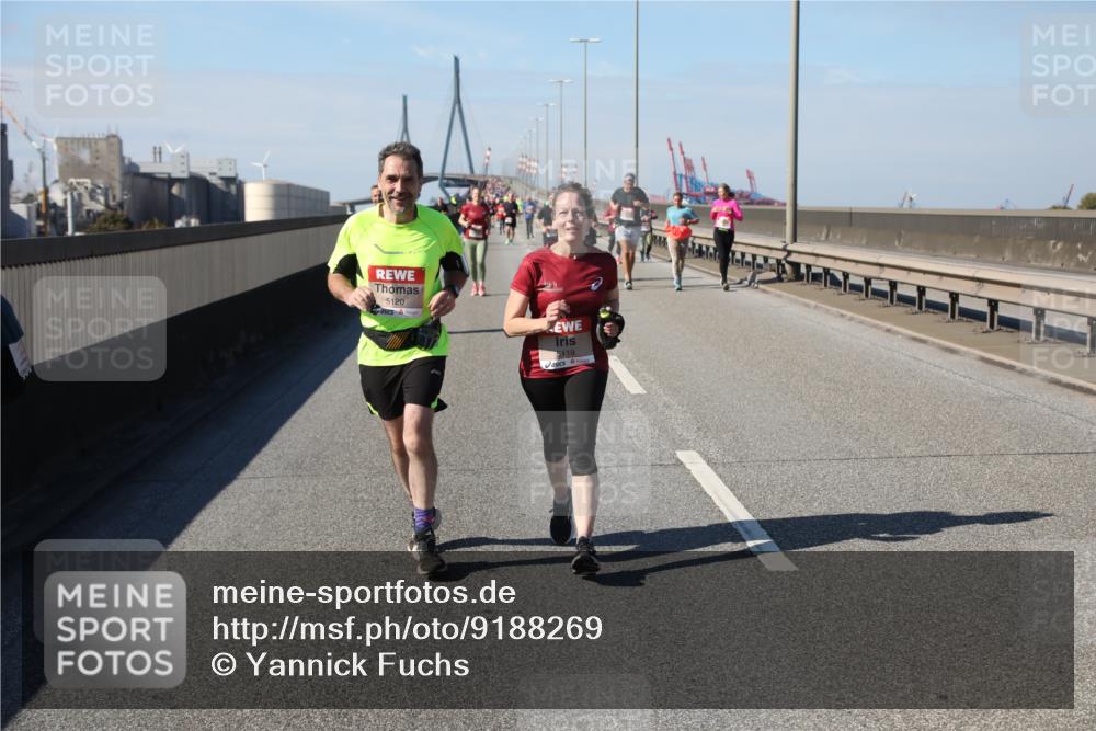 03.10.2025 - Köhlbrandbrückenlauf Yannick Fuchs http://msf.ph/oto/9188269 03.10.2025 12:07:36 Position 3 5120, 5119 meine-sportfotos.de