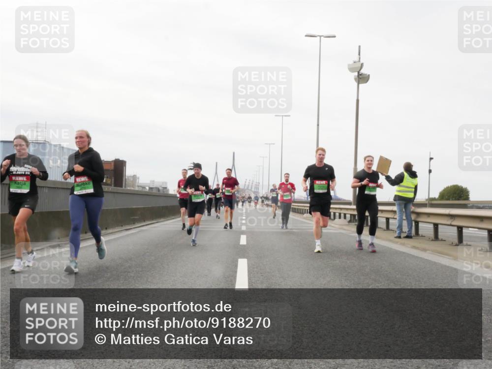 03.10.2025 - Köhlbrandbrückenlauf Matties Gatica Varas http://msf.ph/oto/9188270 03.10.2025 15:53:33 Position 3 30975 meine-sportfotos.de