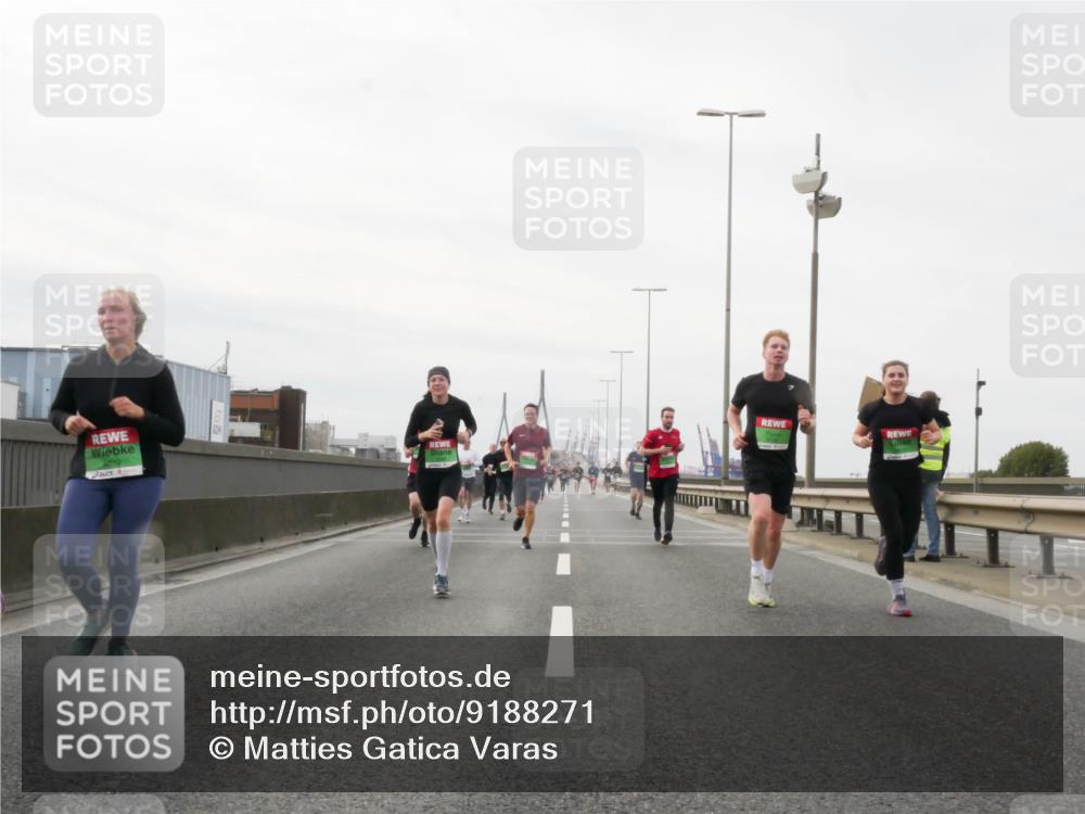 03.10.2025 - Köhlbrandbrückenlauf Matties Gatica Varas http://msf.ph/oto/9188271 03.10.2025 15:53:33 Position 3 5282 meine-sportfotos.de