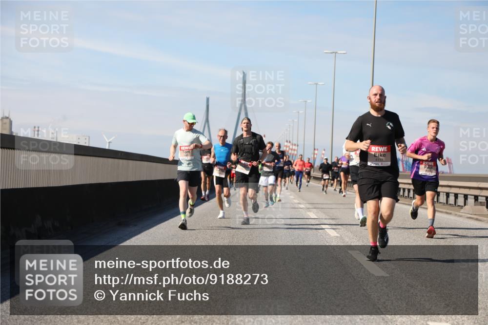 03.10.2025 - Köhlbrandbrückenlauf Yannick Fuchs http://msf.ph/oto/9188273 03.10.2025 11:47:12 Position 3 4117 meine-sportfotos.de