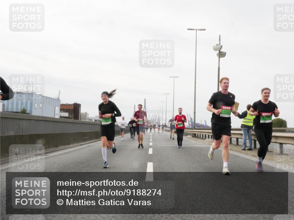 03.10.2025 - Köhlbrandbrückenlauf Matties Gatica Varas http://msf.ph/oto/9188274 03.10.2025 15:53:34 Position 3  meine-sportfotos.de