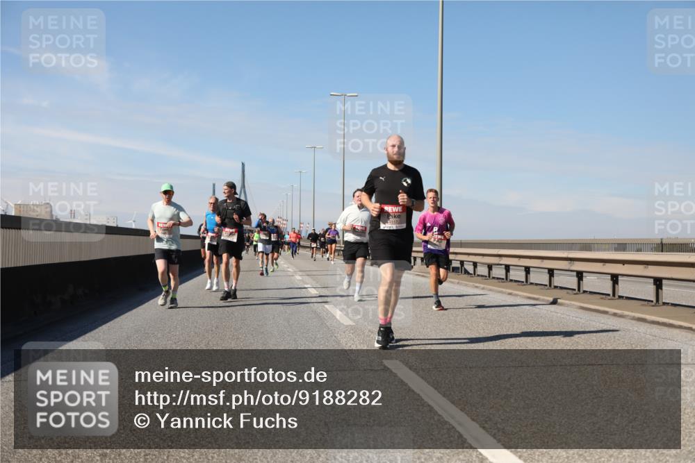 03.10.2025 - Köhlbrandbrückenlauf Yannick Fuchs http://msf.ph/oto/9188282 03.10.2025 11:47:13 Position 3 4117 meine-sportfotos.de