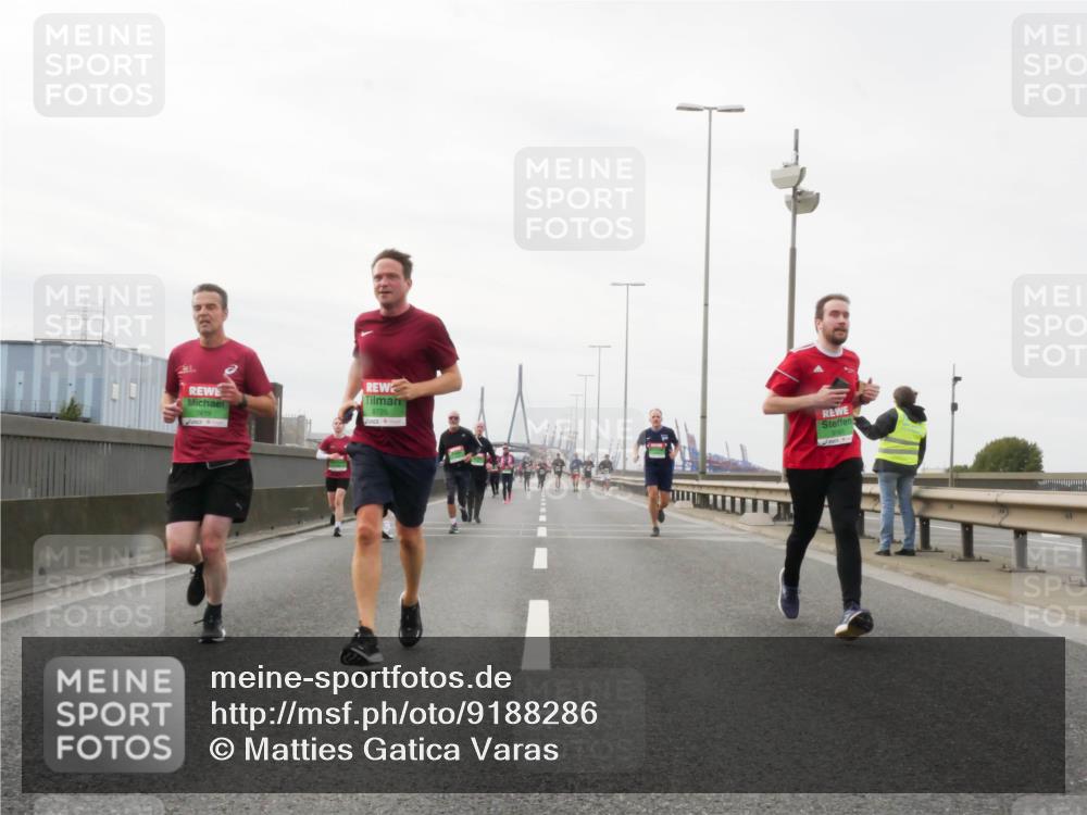 03.10.2025 - Köhlbrandbrückenlauf Matties Gatica Varas http://msf.ph/oto/9188286 03.10.2025 15:53:36 Position 3 7419, 8725 meine-sportfotos.de