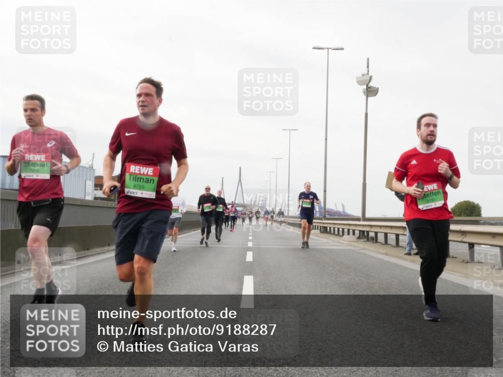 03.10.2025 - Köhlbrandbrückenlauf Matties Gatica Varas http://msf.ph/oto/9188287 03.10.2025 15:53:37 Position 3 7419, 8725, 9181 meine-sportfotos.de