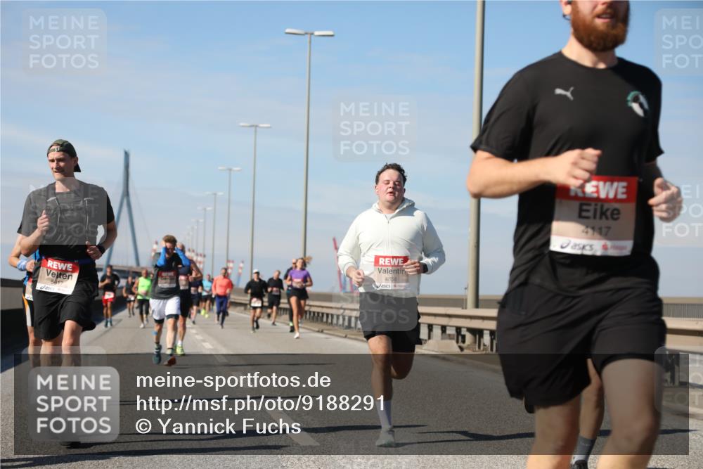 03.10.2025 - Köhlbrandbrückenlauf Yannick Fuchs http://msf.ph/oto/9188291 03.10.2025 11:47:14 Position 3 5617, 4856, 4117 meine-sportfotos.de
