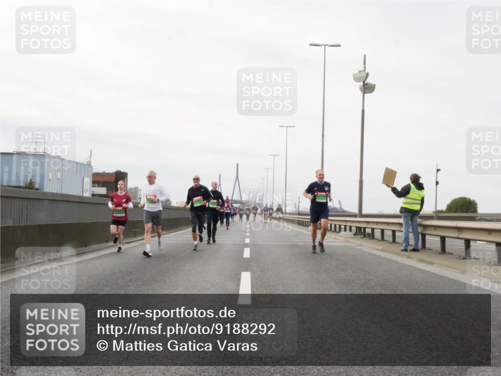 03.10.2025 - Köhlbrandbrückenlauf Matties Gatica Varas http://msf.ph/oto/9188292 03.10.2025 15:53:38 Position 3  meine-sportfotos.de