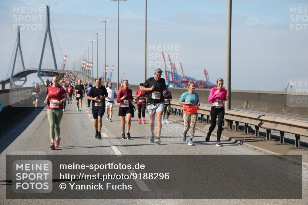 03.10.2025 - Köhlbrandbrückenlauf Yannick Fuchs http://msf.ph/oto/9188296 03.10.2025 12:07:38 Position 3  meine-sportfotos.de