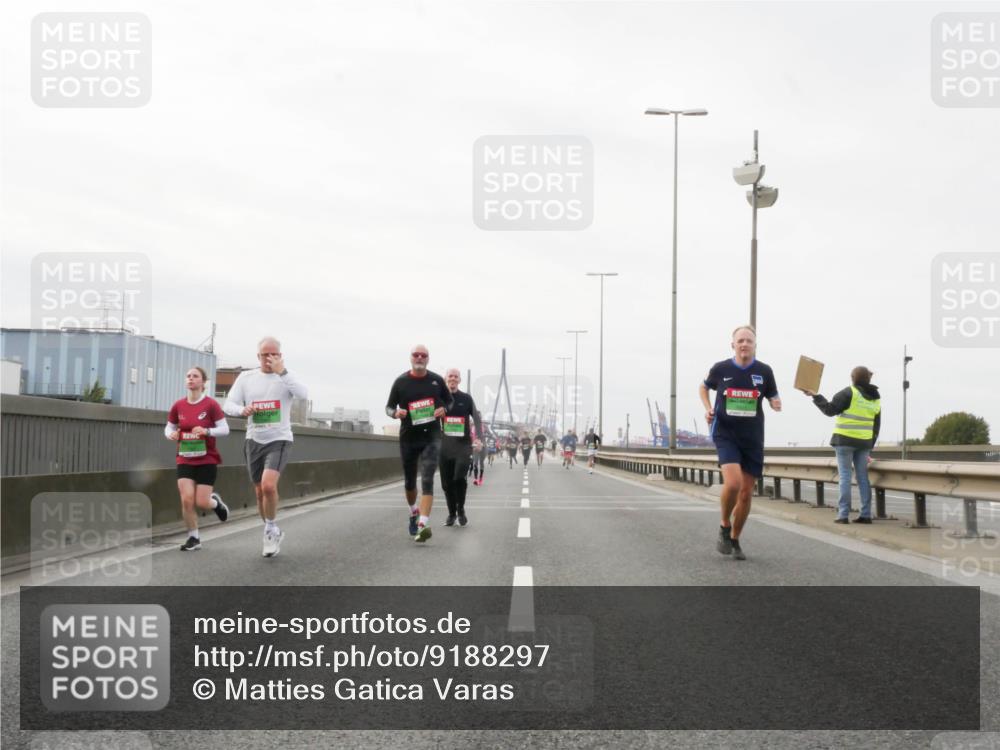 03.10.2025 - Köhlbrandbrückenlauf Matties Gatica Varas http://msf.ph/oto/9188297 03.10.2025 15:53:39 Position 3  meine-sportfotos.de