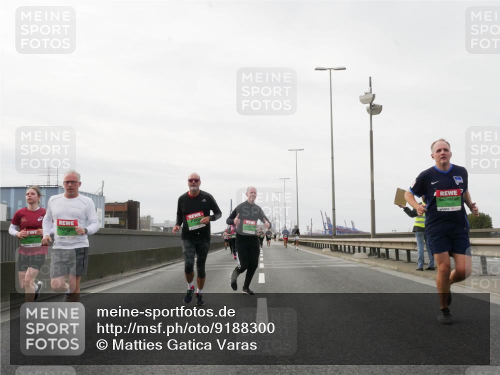 03.10.2025 - Köhlbrandbrückenlauf Matties Gatica Varas http://msf.ph/oto/9188300 03.10.2025 15:53:40 Position 3 7594 meine-sportfotos.de