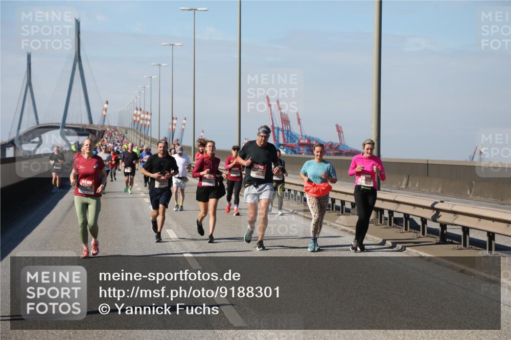 03.10.2025 - Köhlbrandbrückenlauf Yannick Fuchs http://msf.ph/oto/9188301 03.10.2025 12:07:38 Position 3  meine-sportfotos.de