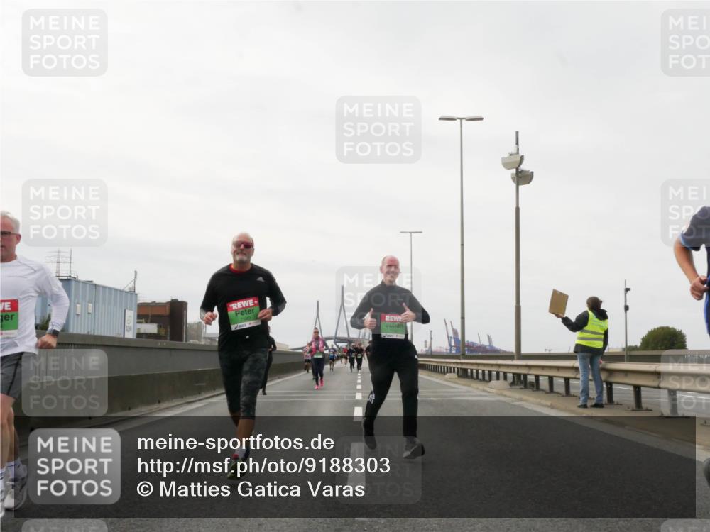 03.10.2025 - Köhlbrandbrückenlauf Matties Gatica Varas http://msf.ph/oto/9188303 03.10.2025 15:53:40 Position 3 7549 meine-sportfotos.de