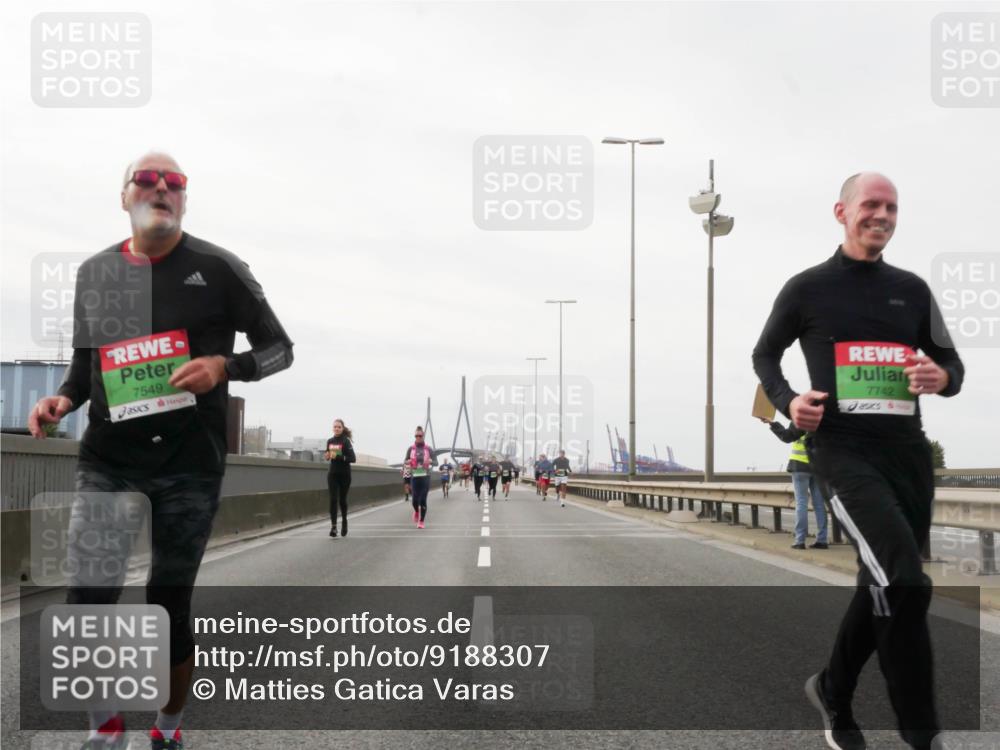 03.10.2025 - Köhlbrandbrückenlauf Matties Gatica Varas http://msf.ph/oto/9188307 03.10.2025 15:53:41 Position 3 7549, 7742 meine-sportfotos.de