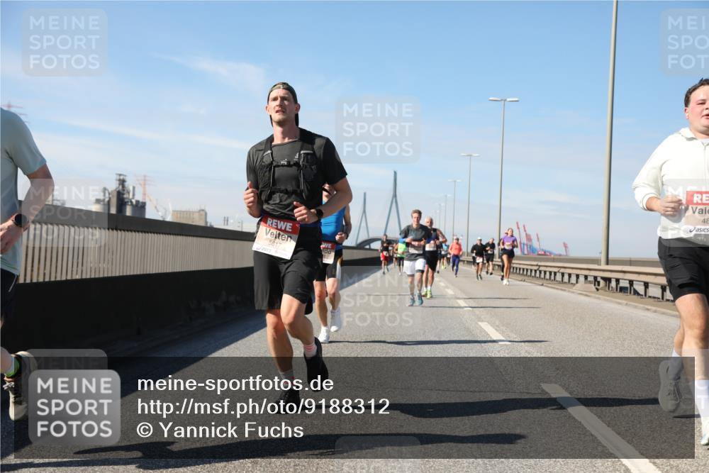 03.10.2025 - Köhlbrandbrückenlauf Yannick Fuchs http://msf.ph/oto/9188312 03.10.2025 11:47:15 Position 3 5617, 48 meine-sportfotos.de