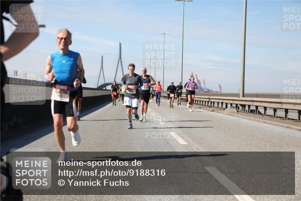 03.10.2025 - Köhlbrandbrückenlauf Yannick Fuchs http://msf.ph/oto/9188316 03.10.2025 11:47:16 Position 3 1372 meine-sportfotos.de