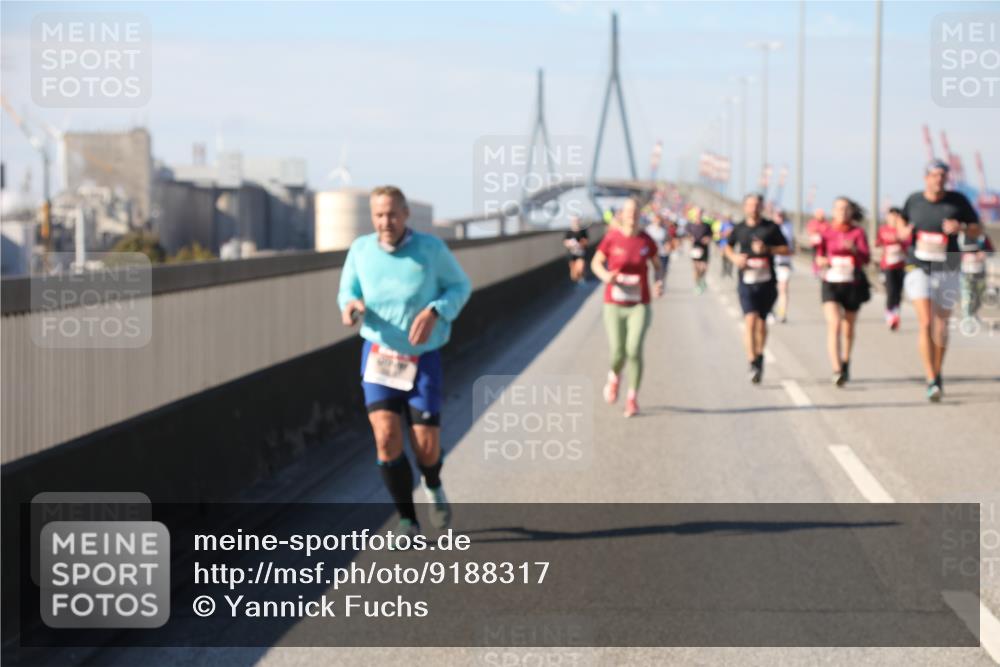 03.10.2025 - Köhlbrandbrückenlauf Yannick Fuchs http://msf.ph/oto/9188317 03.10.2025 12:07:39 Position 3  meine-sportfotos.de