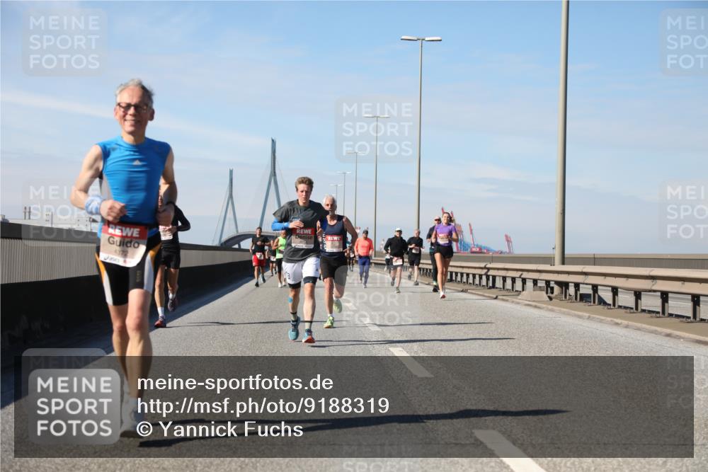 03.10.2025 - Köhlbrandbrückenlauf Yannick Fuchs http://msf.ph/oto/9188319 03.10.2025 11:47:16 Position 3 4372 meine-sportfotos.de