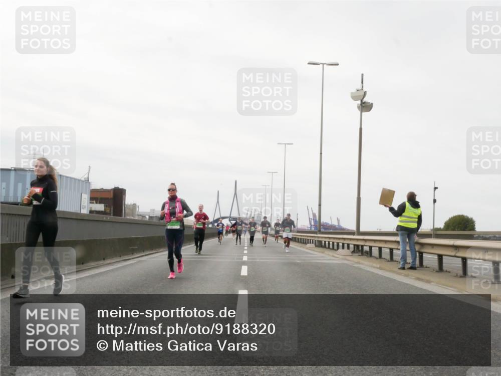 03.10.2025 - Köhlbrandbrückenlauf Matties Gatica Varas http://msf.ph/oto/9188320 03.10.2025 15:53:44 Position 3  meine-sportfotos.de