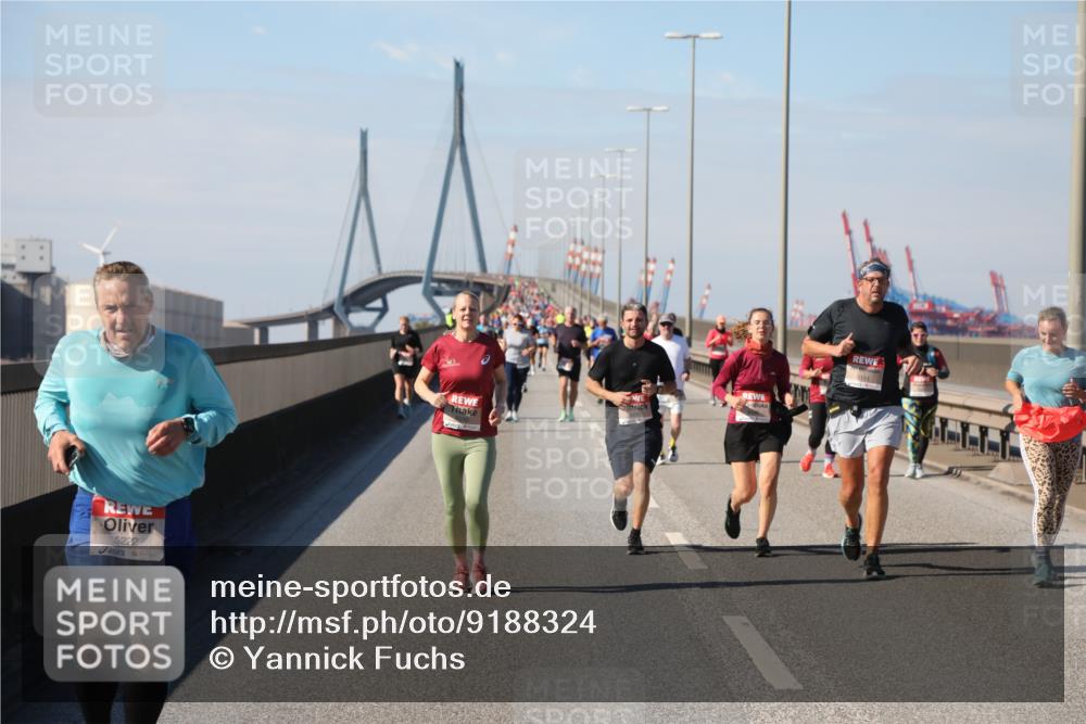 03.10.2025 - Köhlbrandbrückenlauf Yannick Fuchs http://msf.ph/oto/9188324 03.10.2025 12:07:40 Position 3 5222, 5151 meine-sportfotos.de