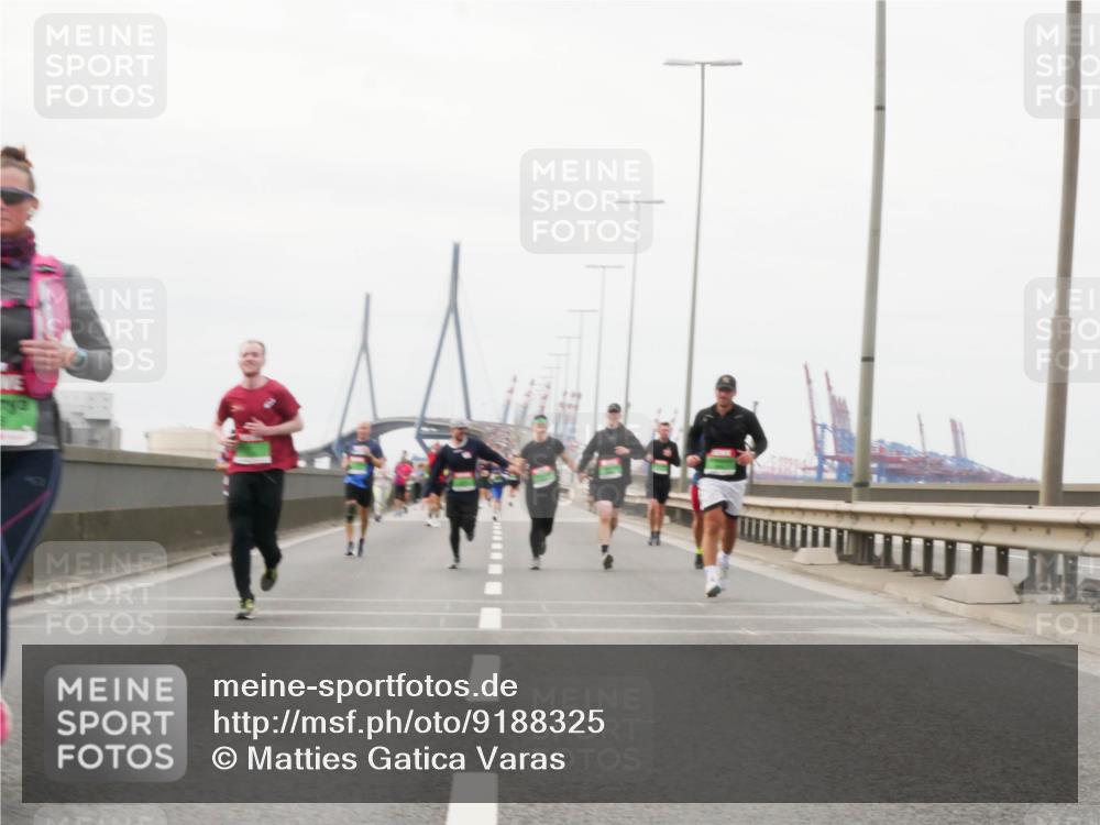 03.10.2025 - Köhlbrandbrückenlauf Matties Gatica Varas http://msf.ph/oto/9188325 03.10.2025 15:53:45 Position 3  meine-sportfotos.de