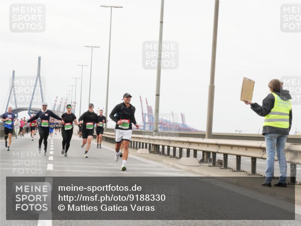 03.10.2025 - Köhlbrandbrückenlauf Matties Gatica Varas http://msf.ph/oto/9188330 03.10.2025 15:53:46 Position 3  meine-sportfotos.de