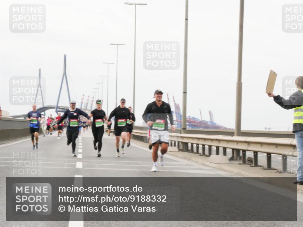 03.10.2025 - Köhlbrandbrückenlauf Matties Gatica Varas http://msf.ph/oto/9188332 03.10.2025 15:53:47 Position 3  meine-sportfotos.de