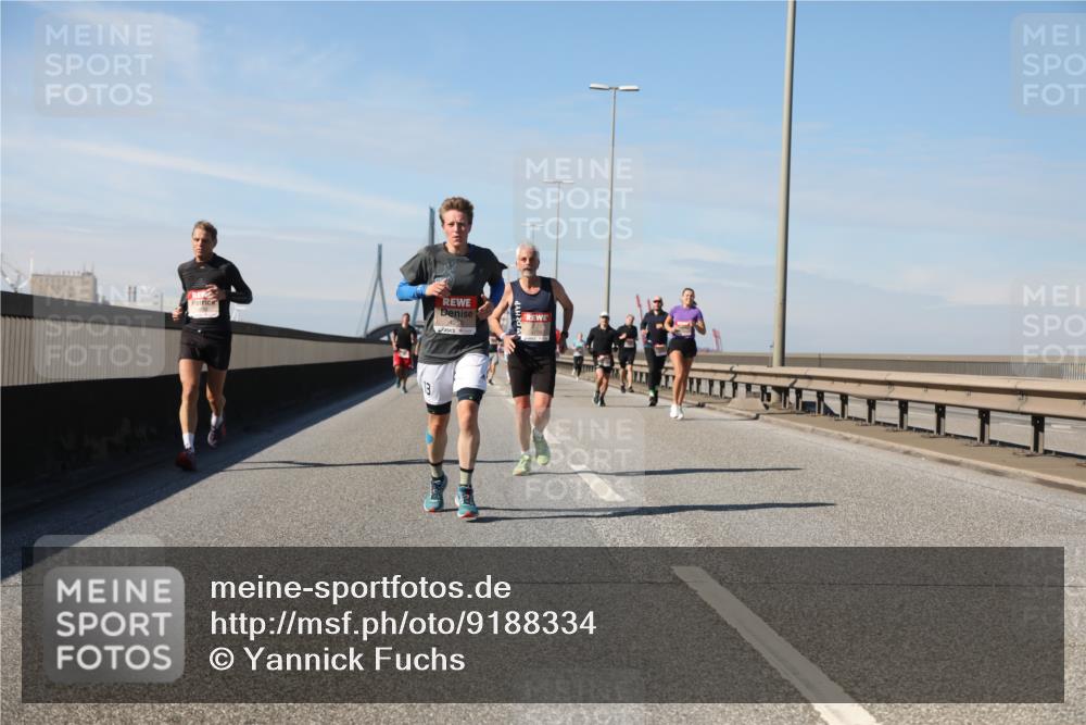 03.10.2025 - Köhlbrandbrückenlauf Yannick Fuchs http://msf.ph/oto/9188334 03.10.2025 11:47:17 Position 3 13 meine-sportfotos.de