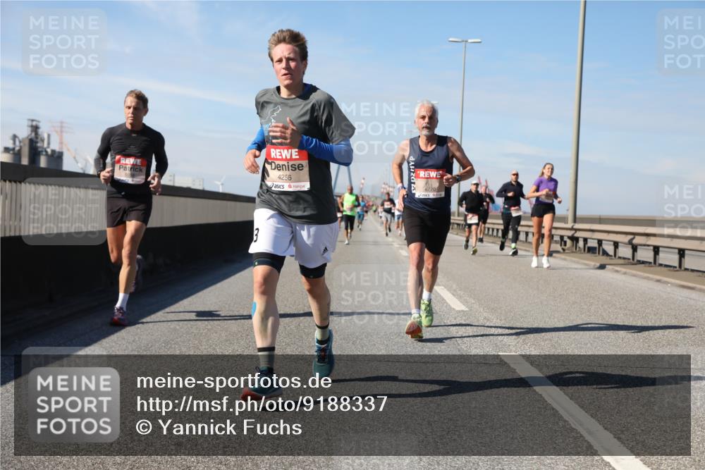 03.10.2025 - Köhlbrandbrückenlauf Yannick Fuchs http://msf.ph/oto/9188337 03.10.2025 11:47:19 Position 3 4256, 3, 6770 meine-sportfotos.de