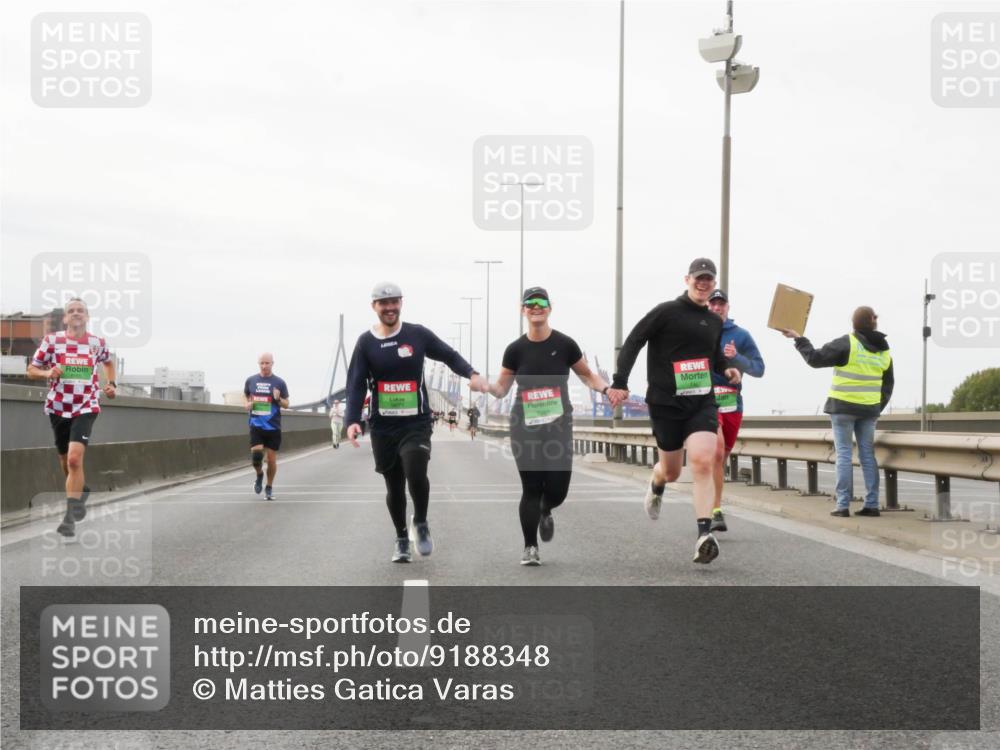 03.10.2025 - Köhlbrandbrückenlauf Matties Gatica Varas http://msf.ph/oto/9188348 03.10.2025 15:53:51 Position 3  meine-sportfotos.de