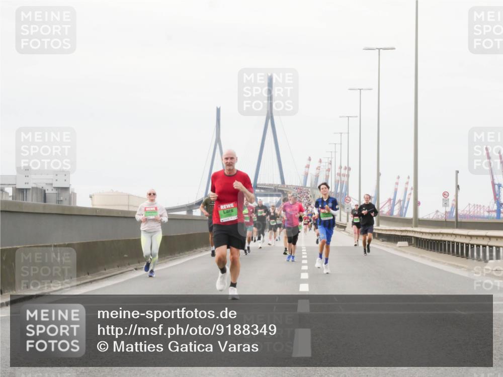03.10.2025 - Köhlbrandbrückenlauf Matties Gatica Varas http://msf.ph/oto/9188349 03.10.2025 15:53:58 Position 3  meine-sportfotos.de