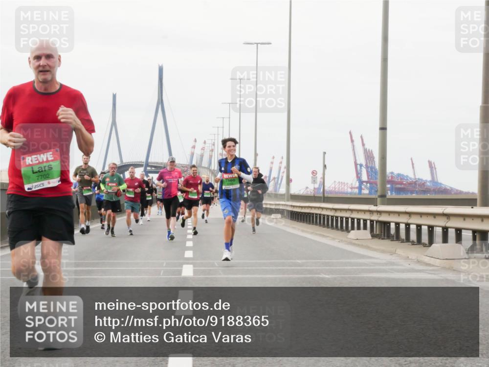 03.10.2025 - Köhlbrandbrückenlauf Matties Gatica Varas http://msf.ph/oto/9188365 03.10.2025 15:54:01 Position 3 7702 meine-sportfotos.de