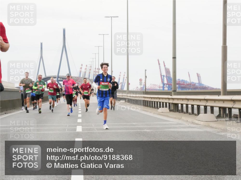 03.10.2025 - Köhlbrandbrückenlauf Matties Gatica Varas http://msf.ph/oto/9188368 03.10.2025 15:54:02 Position 3  meine-sportfotos.de