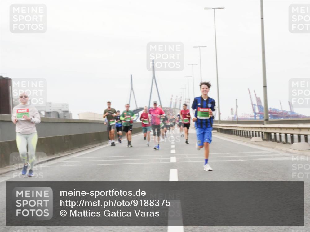 03.10.2025 - Köhlbrandbrückenlauf Matties Gatica Varas http://msf.ph/oto/9188375 03.10.2025 15:54:03 Position 3  meine-sportfotos.de