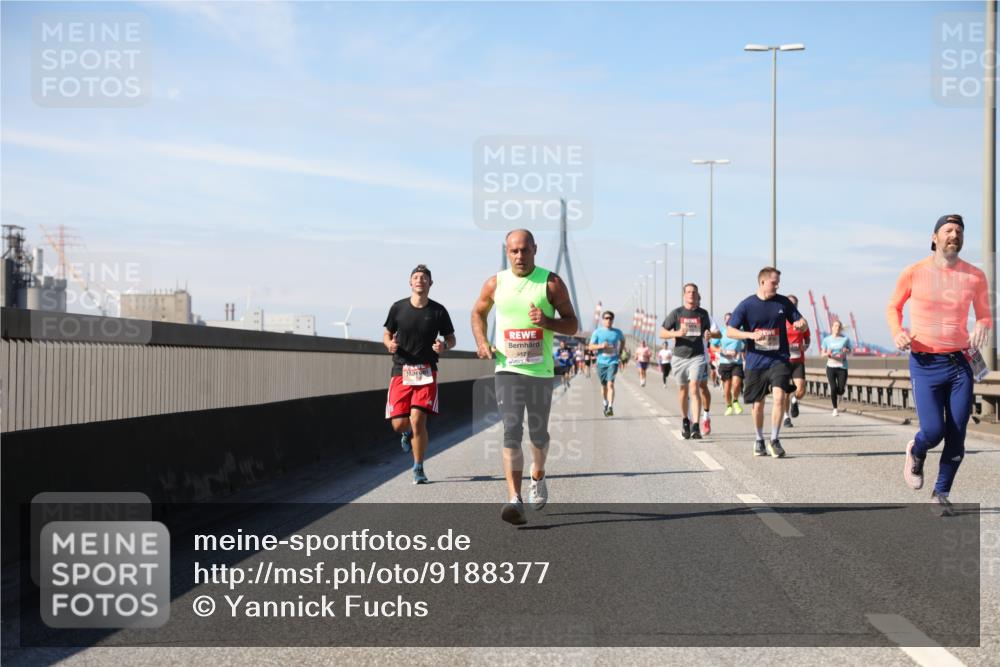 03.10.2025 - Köhlbrandbrückenlauf Yannick Fuchs http://msf.ph/oto/9188377 03.10.2025 11:47:24 Position 3  meine-sportfotos.de