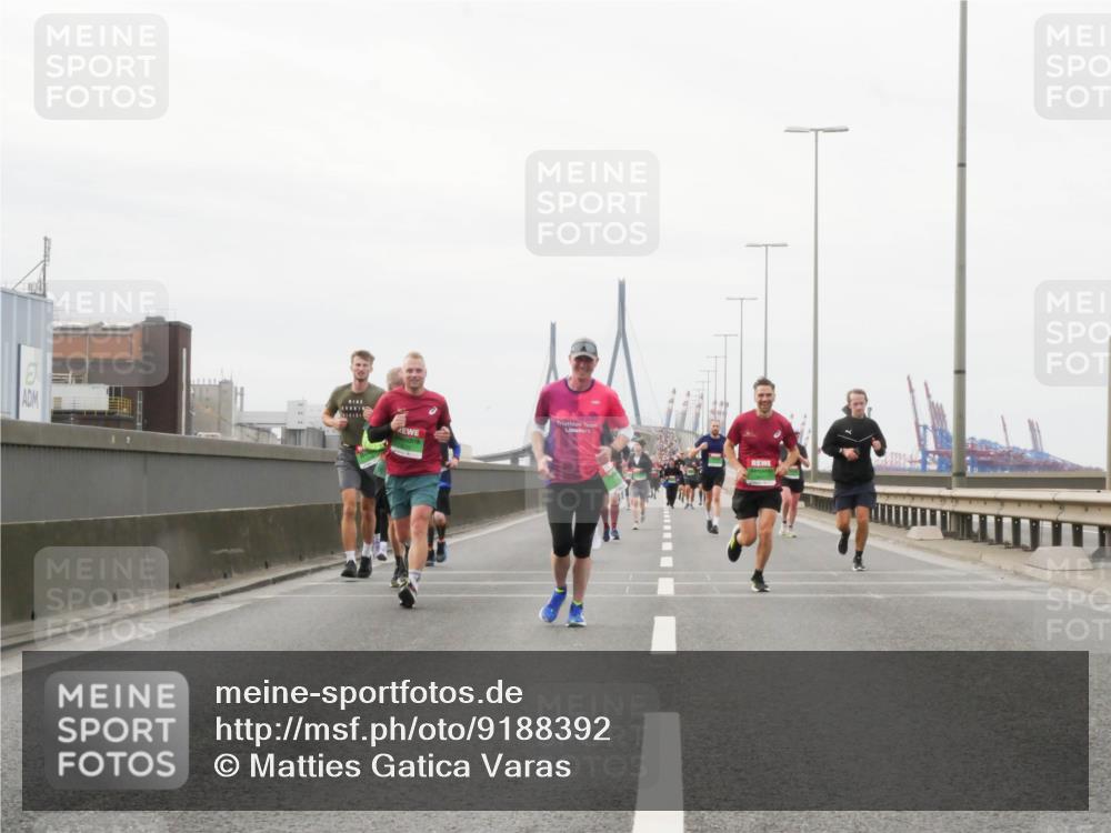 03.10.2025 - Köhlbrandbrückenlauf Matties Gatica Varas http://msf.ph/oto/9188392 03.10.2025 15:54:07 Position 3  meine-sportfotos.de