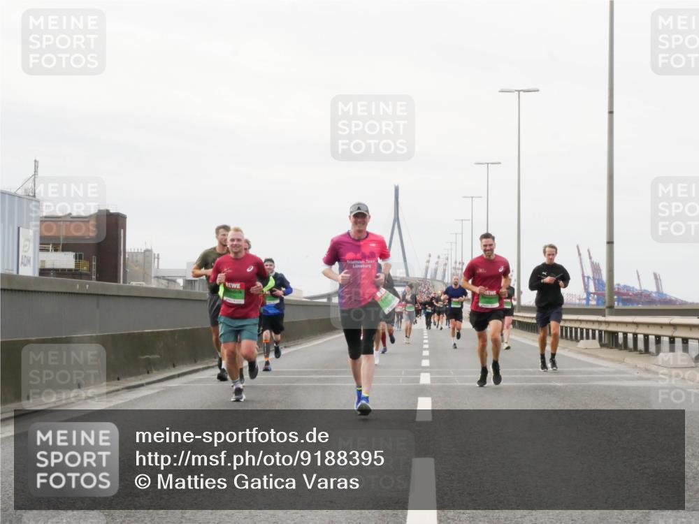03.10.2025 - Köhlbrandbrückenlauf Matties Gatica Varas http://msf.ph/oto/9188395 03.10.2025 15:54:08 Position 3 3 meine-sportfotos.de
