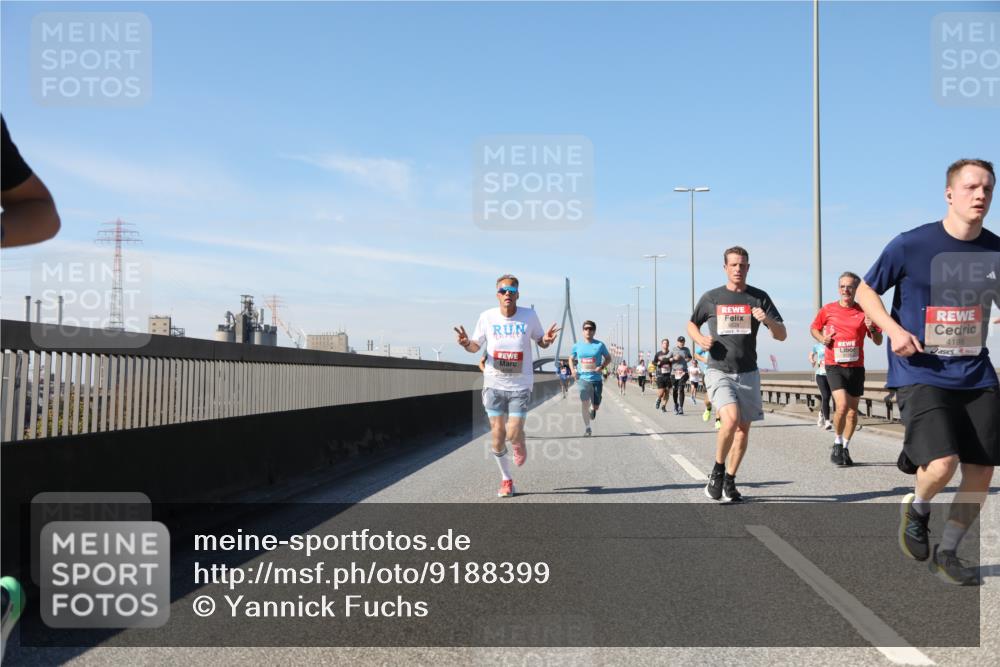 03.10.2025 - Köhlbrandbrückenlauf Yannick Fuchs http://msf.ph/oto/9188399 03.10.2025 11:47:28 Position 3 4198 meine-sportfotos.de