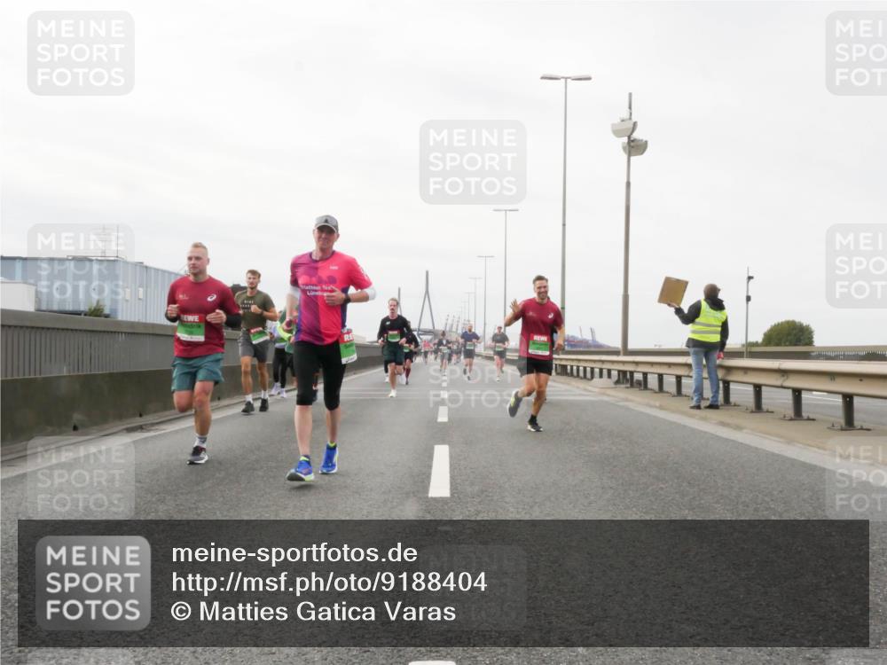 03.10.2025 - Köhlbrandbrückenlauf Matties Gatica Varas http://msf.ph/oto/9188404 03.10.2025 15:54:10 Position 3  meine-sportfotos.de