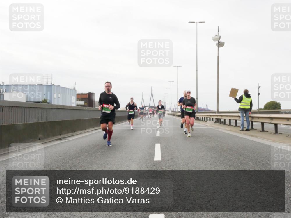 03.10.2025 - Köhlbrandbrückenlauf Matties Gatica Varas http://msf.ph/oto/9188429 03.10.2025 15:54:15 Position 3  meine-sportfotos.de