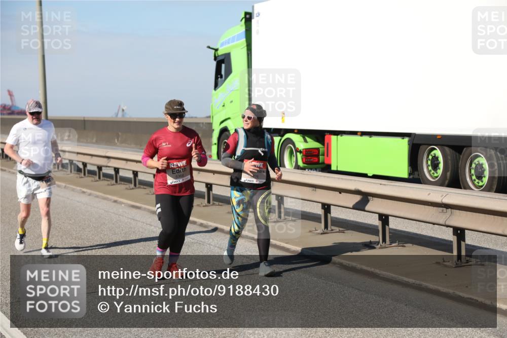 03.10.2025 - Köhlbrandbrückenlauf Yannick Fuchs http://msf.ph/oto/9188430 03.10.2025 12:07:47 Position 3 5368 meine-sportfotos.de