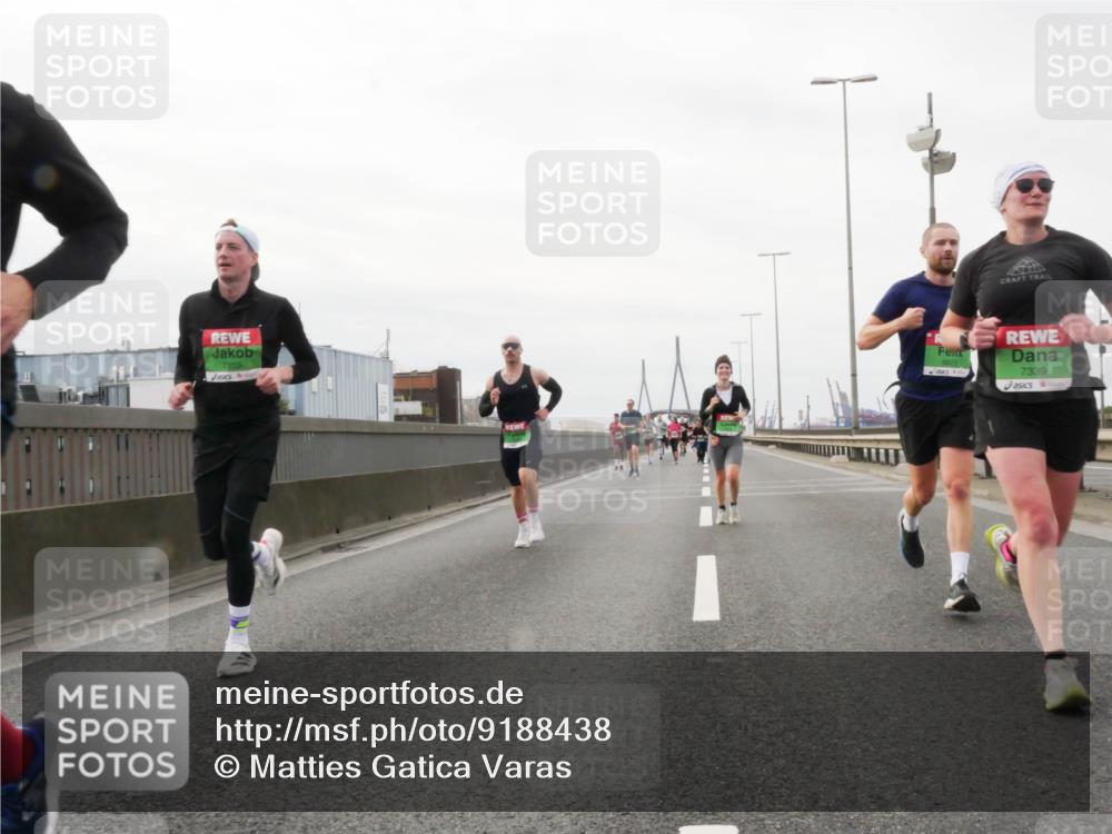 03.10.2025 - Köhlbrandbrückenlauf Matties Gatica Varas http://msf.ph/oto/9188438 03.10.2025 15:54:17 Position 3 7803, 7339 meine-sportfotos.de