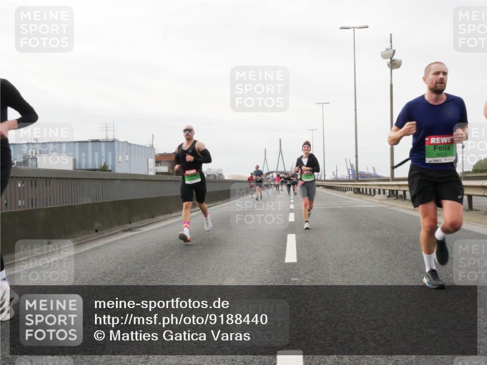 03.10.2025 - Köhlbrandbrückenlauf Matties Gatica Varas http://msf.ph/oto/9188440 03.10.2025 15:54:17 Position 3 8823 meine-sportfotos.de