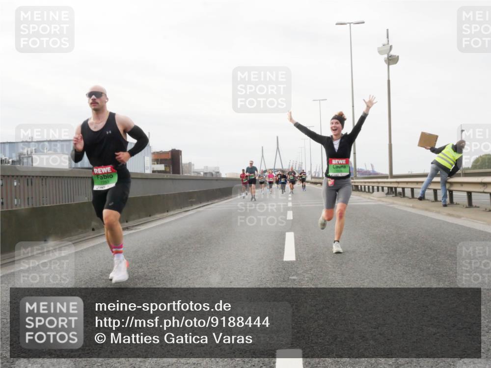 03.10.2025 - Köhlbrandbrückenlauf Matties Gatica Varas http://msf.ph/oto/9188444 03.10.2025 15:54:18 Position 3  meine-sportfotos.de