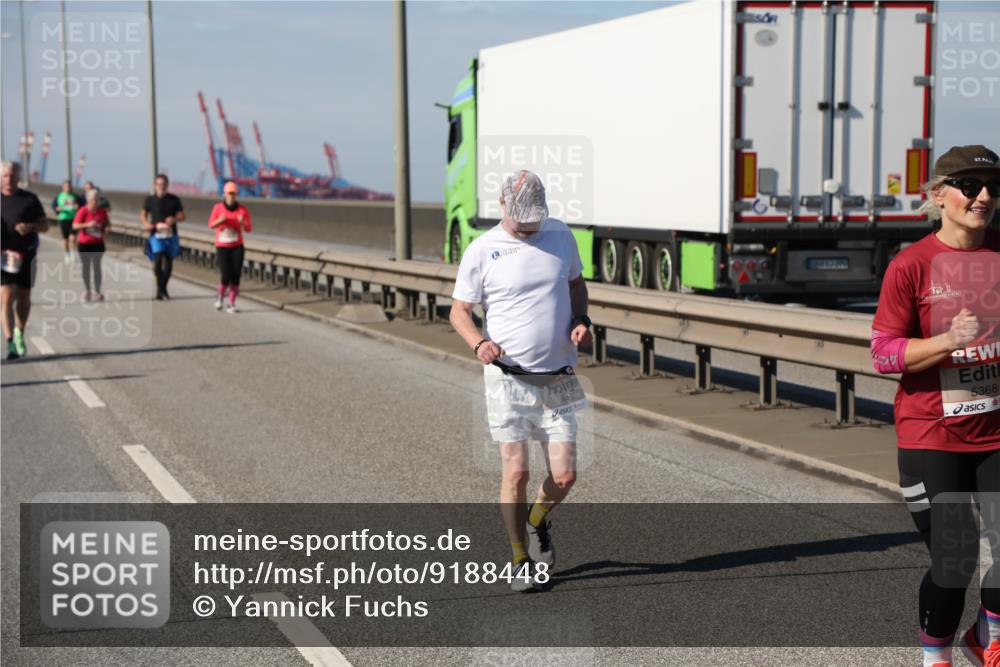 03.10.2025 - Köhlbrandbrückenlauf Yannick Fuchs http://msf.ph/oto/9188448 03.10.2025 12:07:49 Position 3 5368 meine-sportfotos.de
