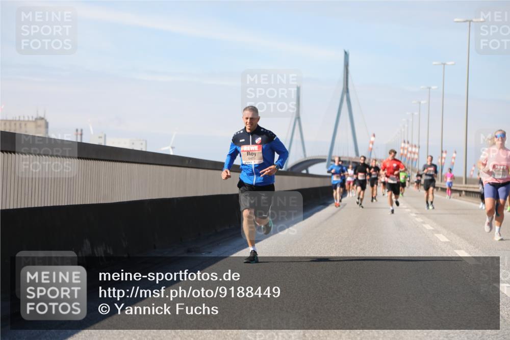 03.10.2025 - Köhlbrandbrückenlauf Yannick Fuchs http://msf.ph/oto/9188449 03.10.2025 11:47:36 Position 3 6470 meine-sportfotos.de