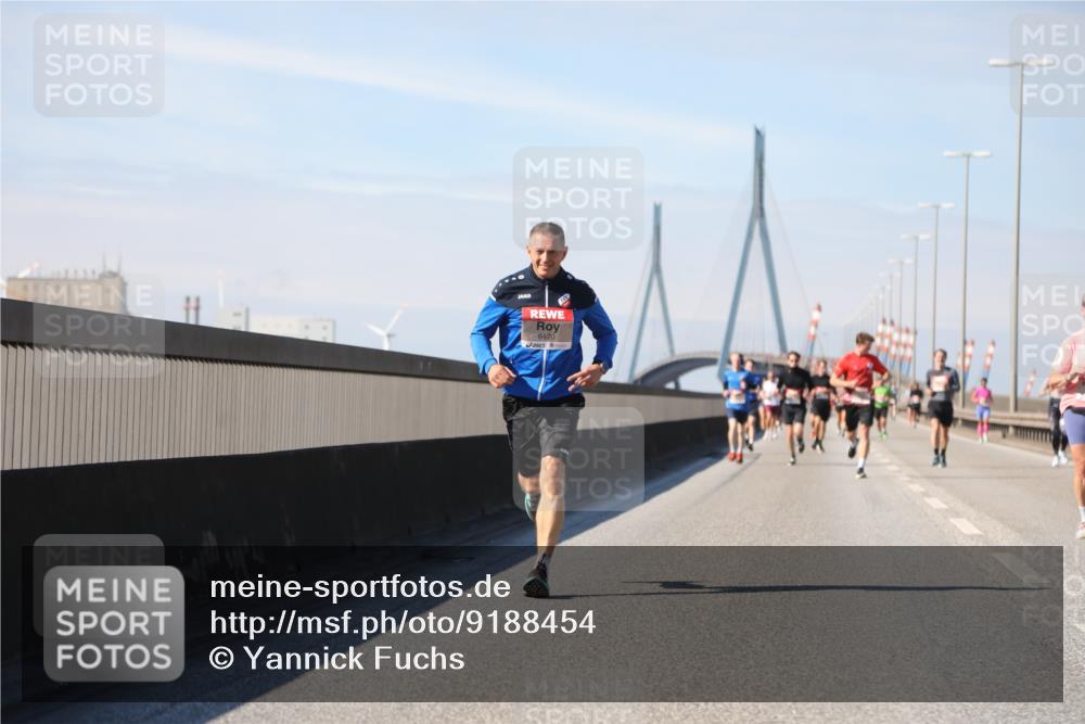 03.10.2025 - Köhlbrandbrückenlauf Yannick Fuchs http://msf.ph/oto/9188454 03.10.2025 11:47:37 Position 3 6470 meine-sportfotos.de