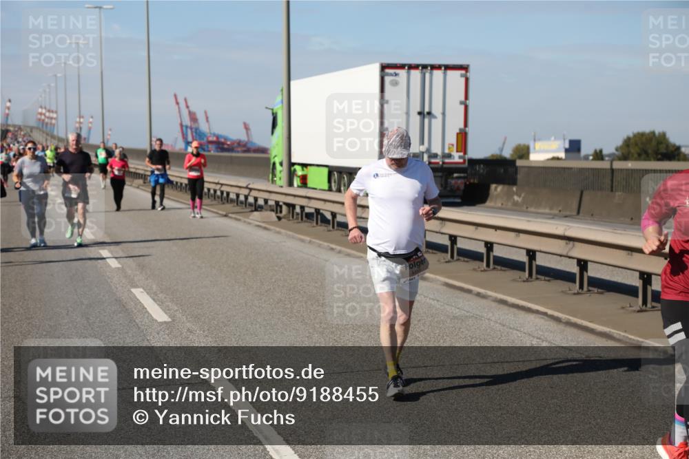 03.10.2025 - Köhlbrandbrückenlauf Yannick Fuchs http://msf.ph/oto/9188455 03.10.2025 12:07:49 Position 3  meine-sportfotos.de