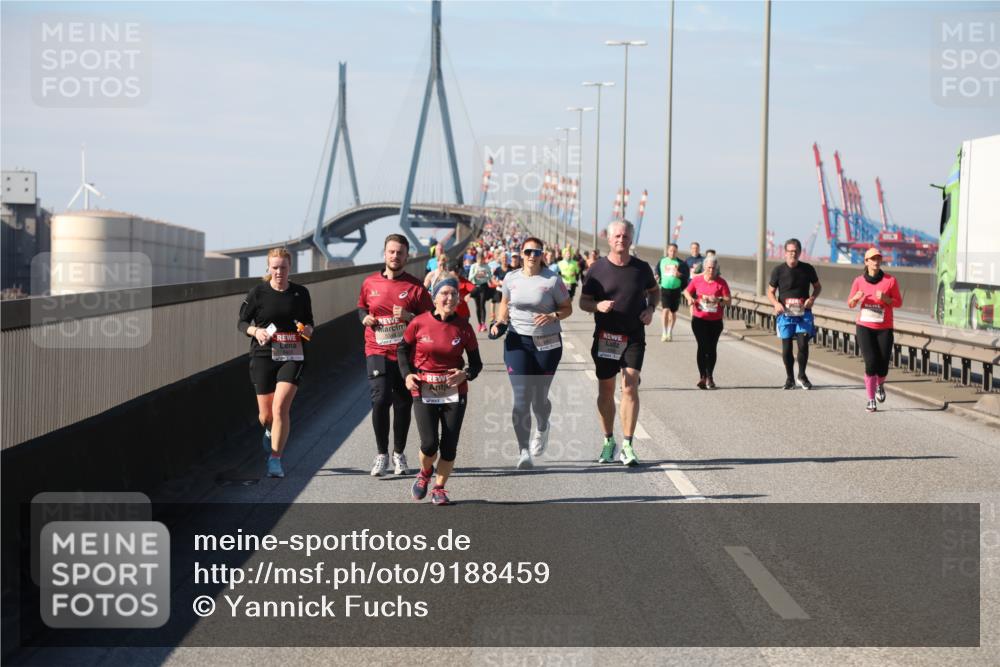 03.10.2025 - Köhlbrandbrückenlauf Yannick Fuchs http://msf.ph/oto/9188459 03.10.2025 12:07:50 Position 3  meine-sportfotos.de
