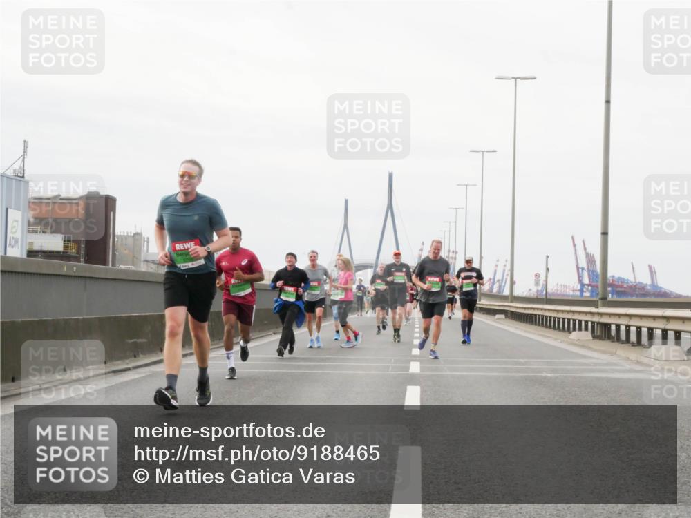 03.10.2025 - Köhlbrandbrückenlauf Matties Gatica Varas http://msf.ph/oto/9188465 03.10.2025 15:54:22 Position 3  meine-sportfotos.de
