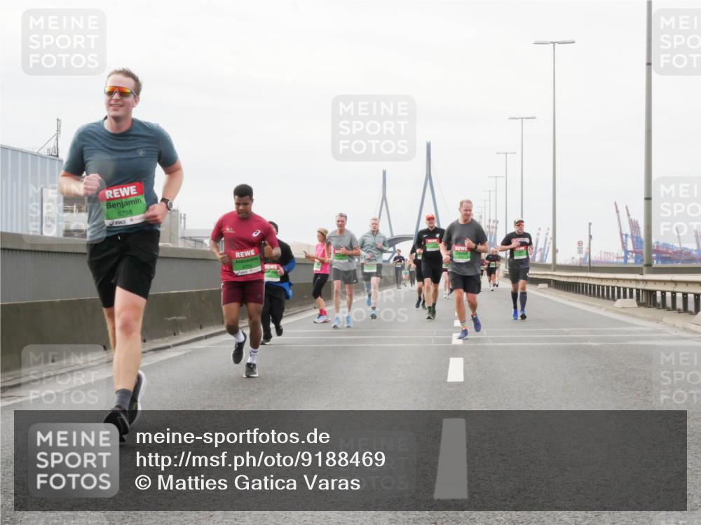 03.10.2025 - Köhlbrandbrückenlauf Matties Gatica Varas http://msf.ph/oto/9188469 03.10.2025 15:54:23 Position 3 8798 meine-sportfotos.de